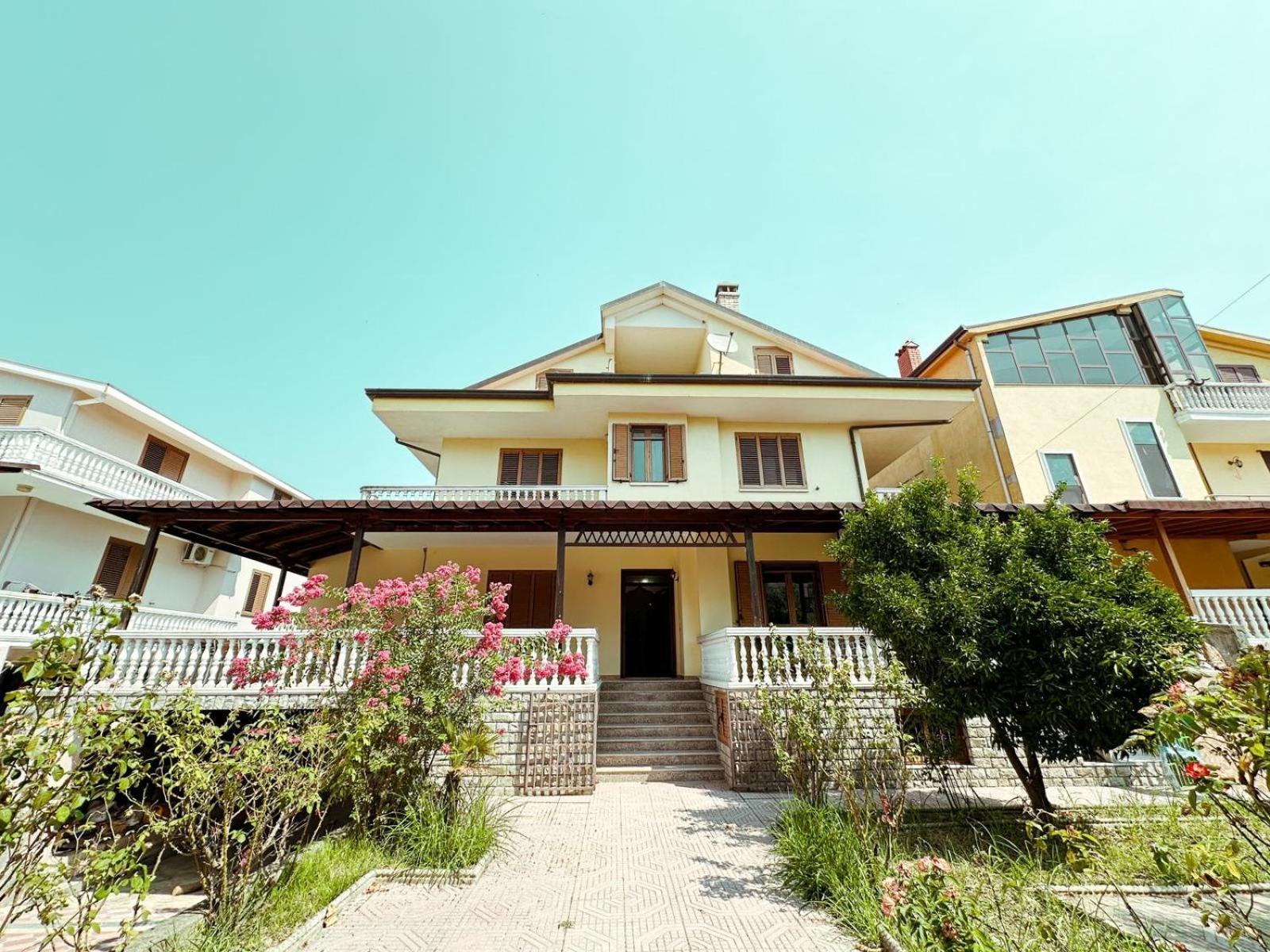 Vizion Hotel Shkodër Exteriör bild